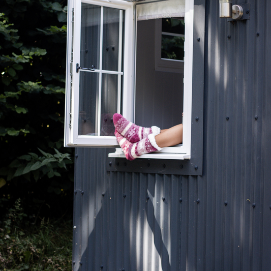 Super Soft Sherpa Red Star Slipper Socks