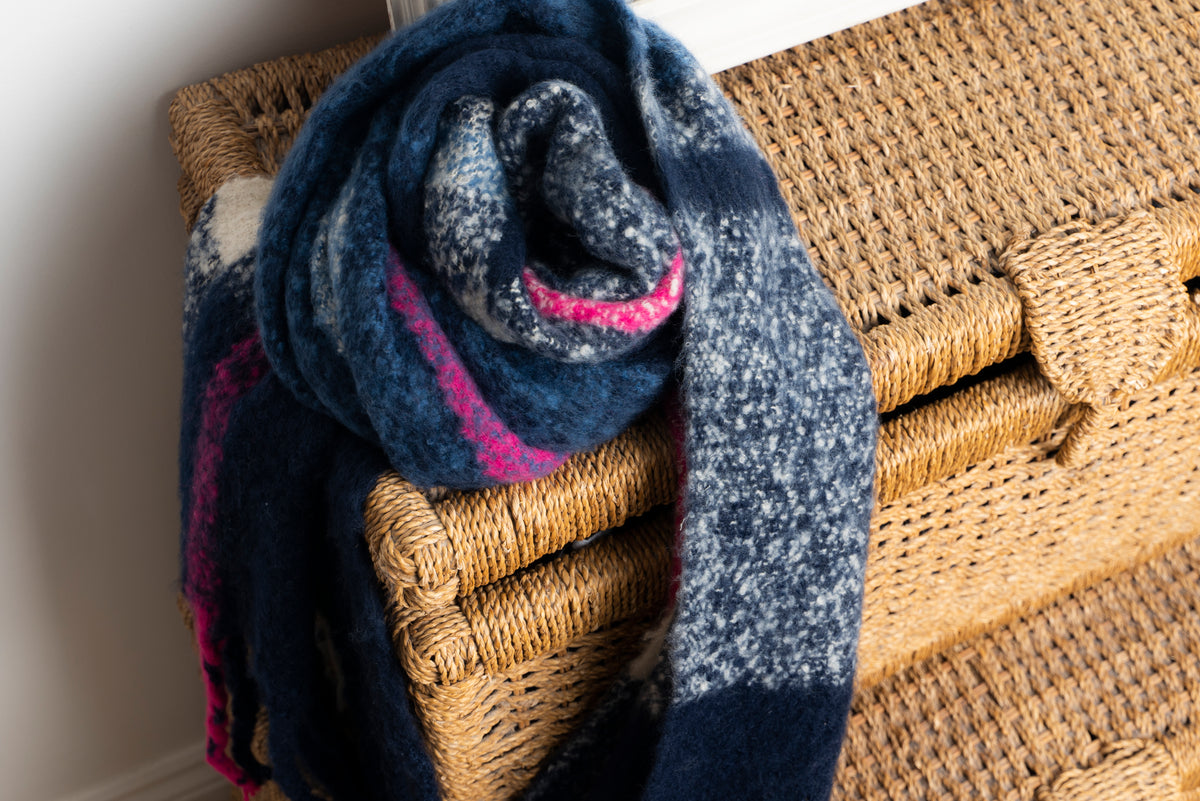 SCARVES