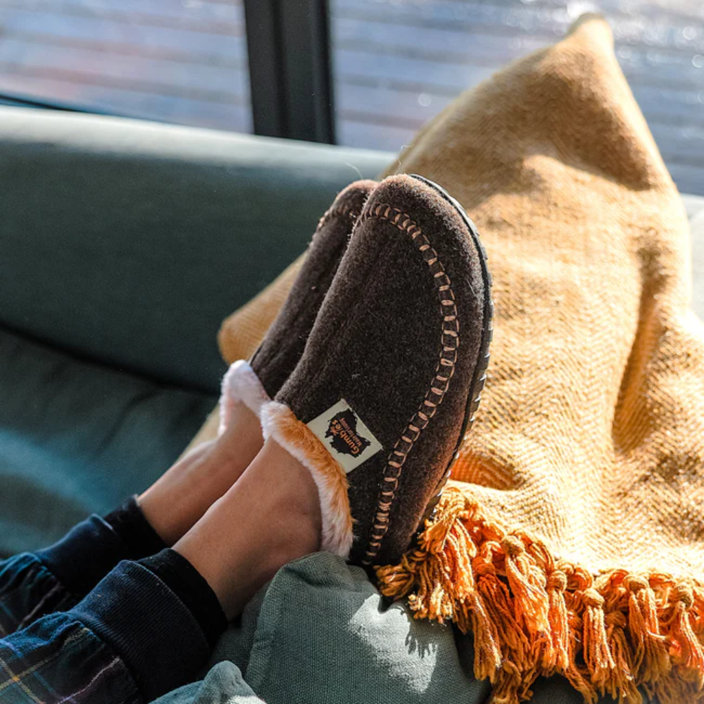 Gumbies Osso Low Chocolate & Cream Slippers